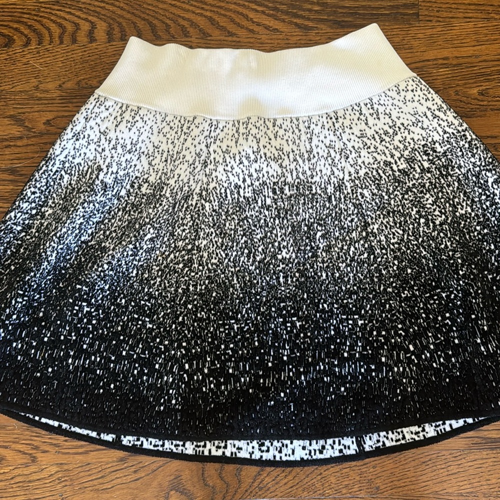 ALC stretch waist black and white skirt